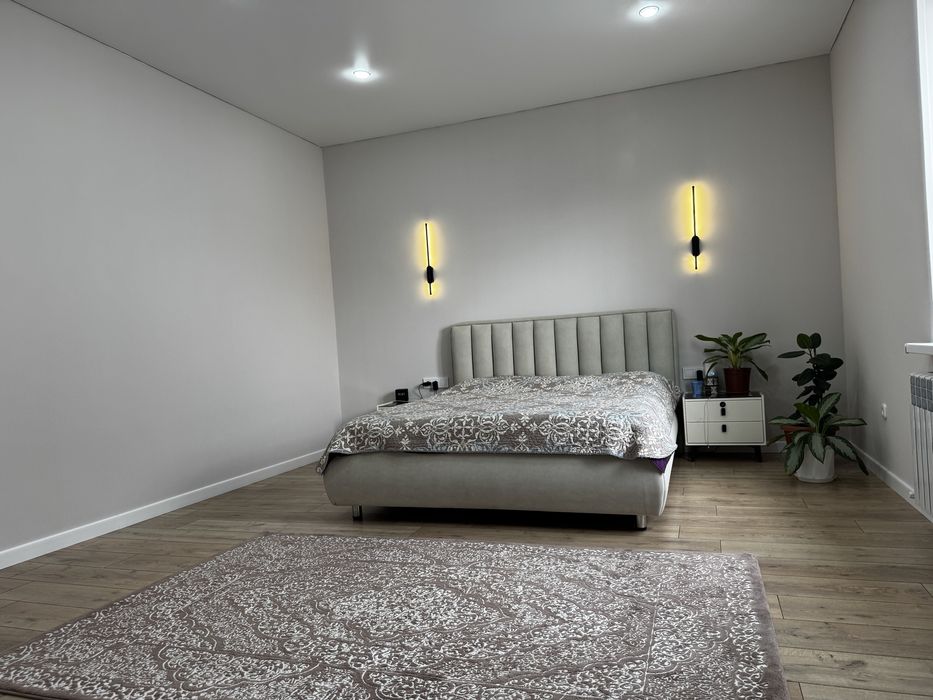 Срочно продам 2-спальную кровать с матрасом 160х200