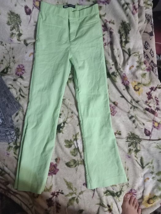 Vând pantaloni Moale ,texstil