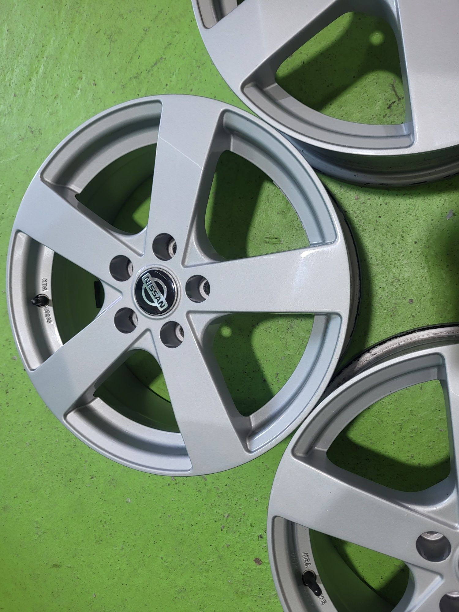 17 5x114.3 Nissan Renault Dacia лети джанти 5х114.3
