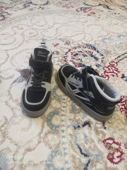 Кроссовки, сапоги с начесом