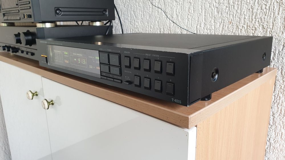 Tuner Onkyo Integra T-4015