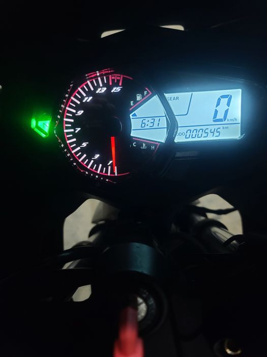 Yamaha r3 srochne sotiladi