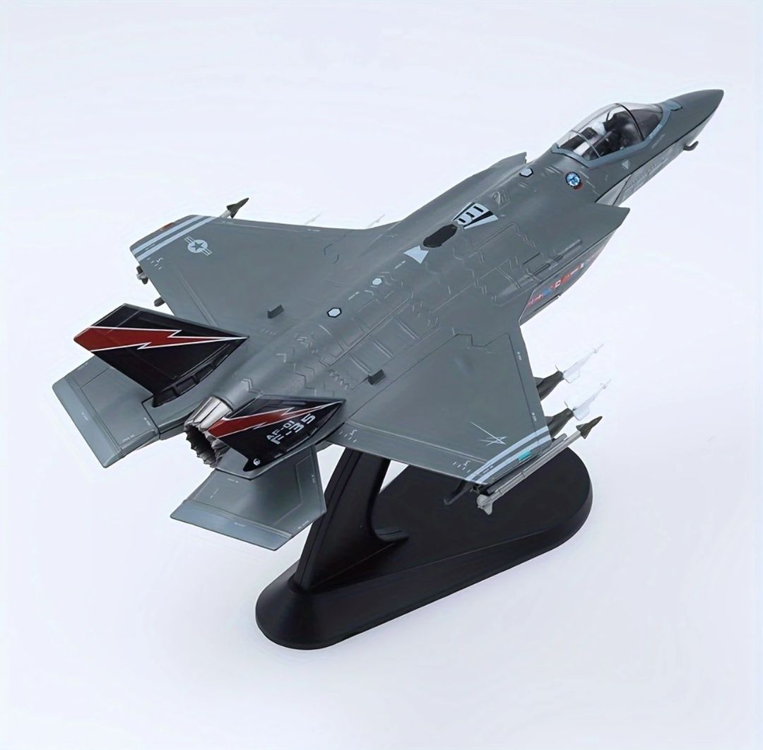Самолети Су-57 F-14 F-15 F-16 F-18 F-35