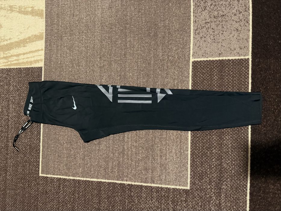 Оригинални дамски спортни дрехи Найк