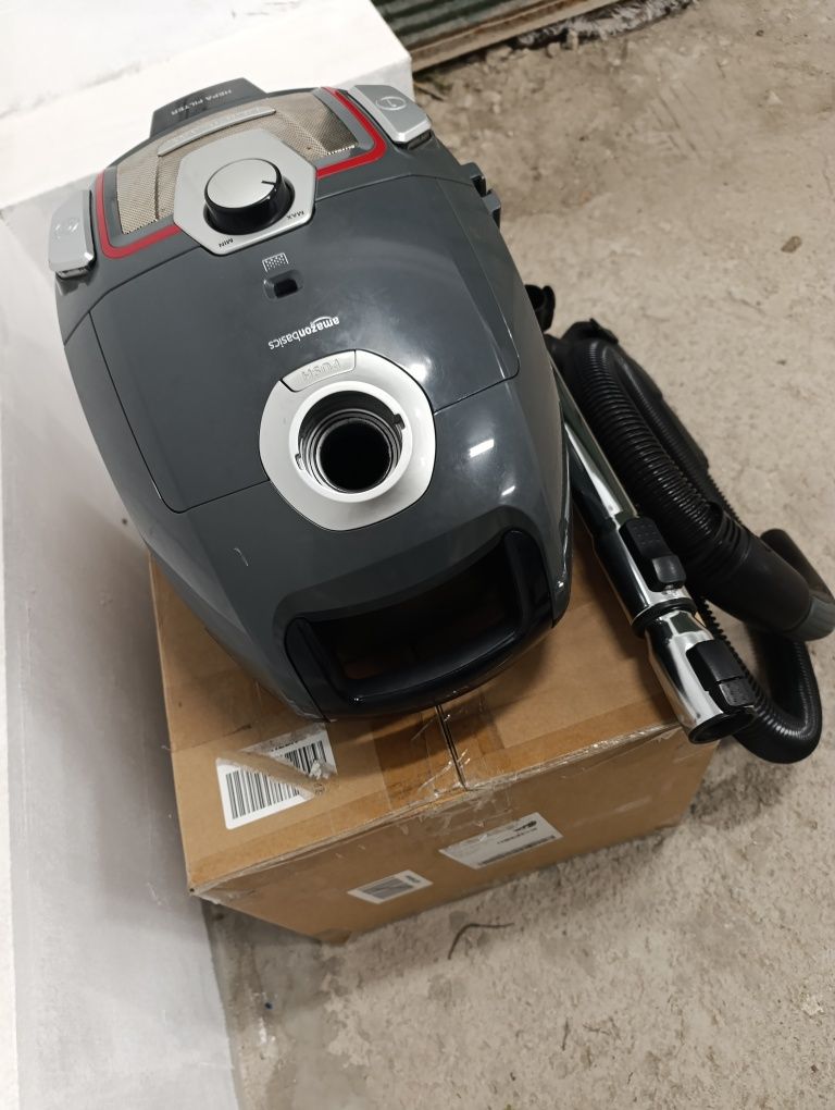 Прахосмукачка Амазон с торба 700w