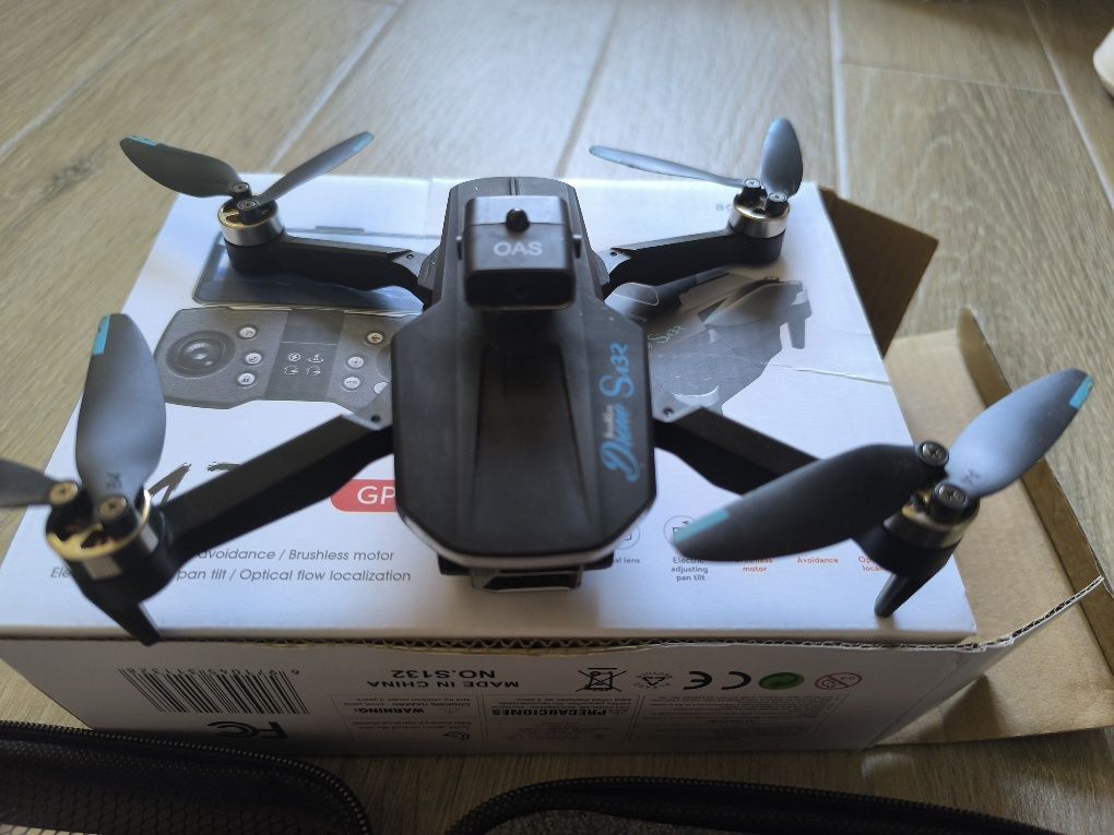 Дрон от Амазон - S132 с HD камера и чанта (копие на DJI Mini)