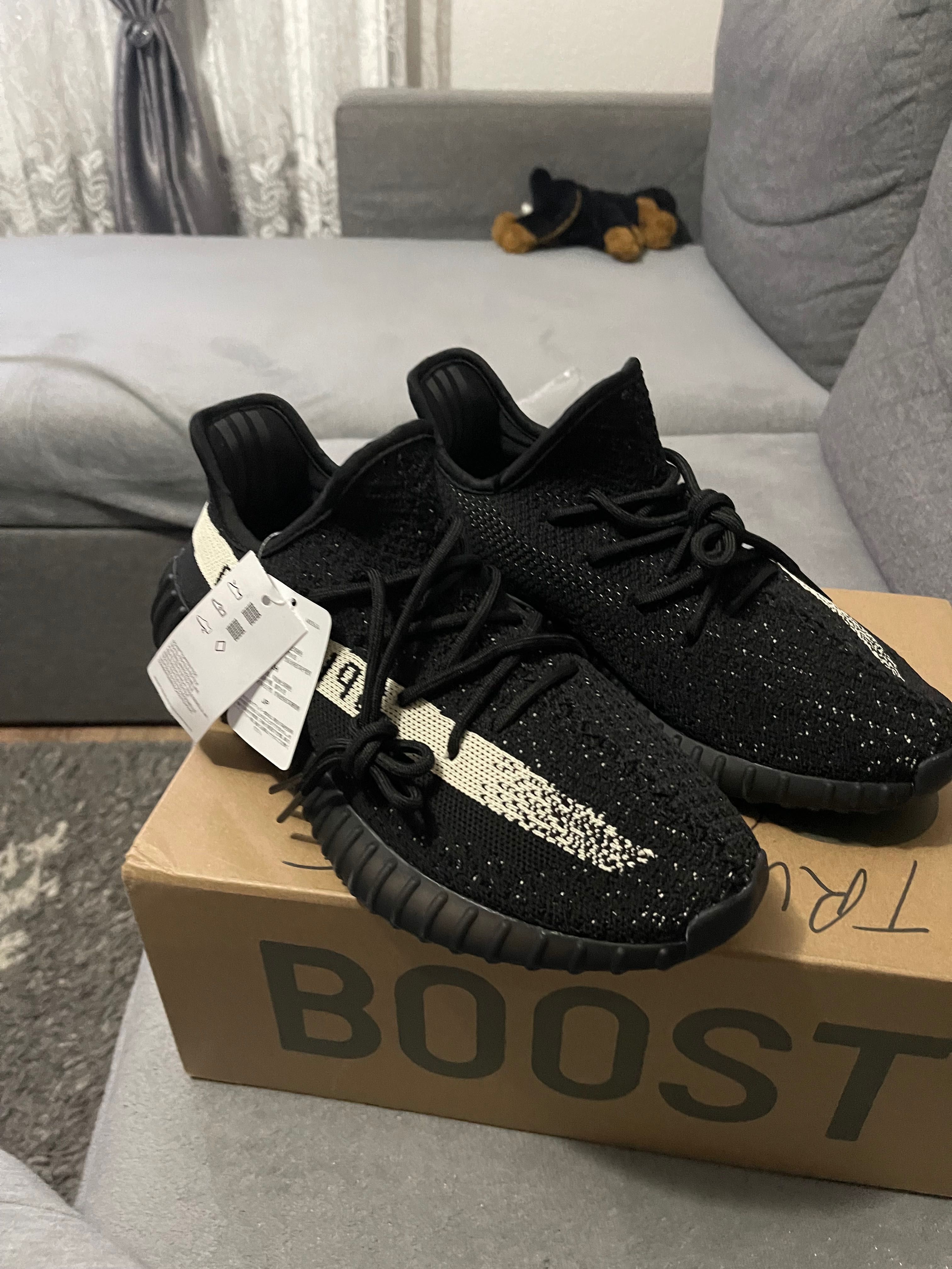 vand yeezy 350 oreo