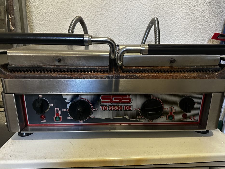Професионална скара/контактен грил SSS TG 5530 DE