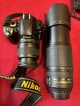 Фотоапарат Nikon с два обектива
