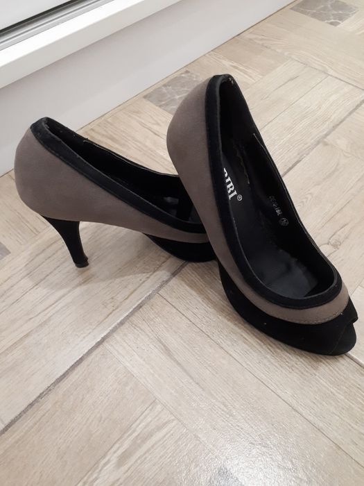 Vand decupate de dama