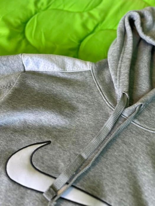 Сиво горнище Nike
