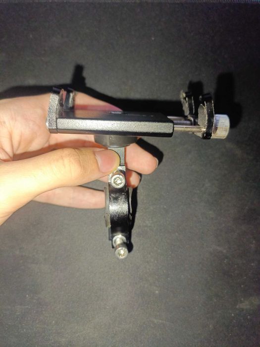 Металлический держатель для телефона на велосипед