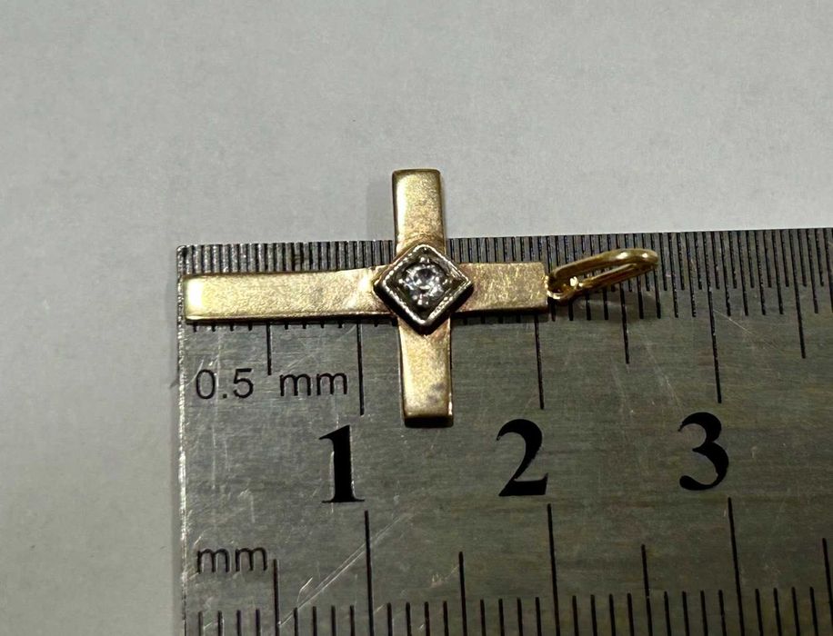 Златен кръст 14 К 585 / 0,90гр.