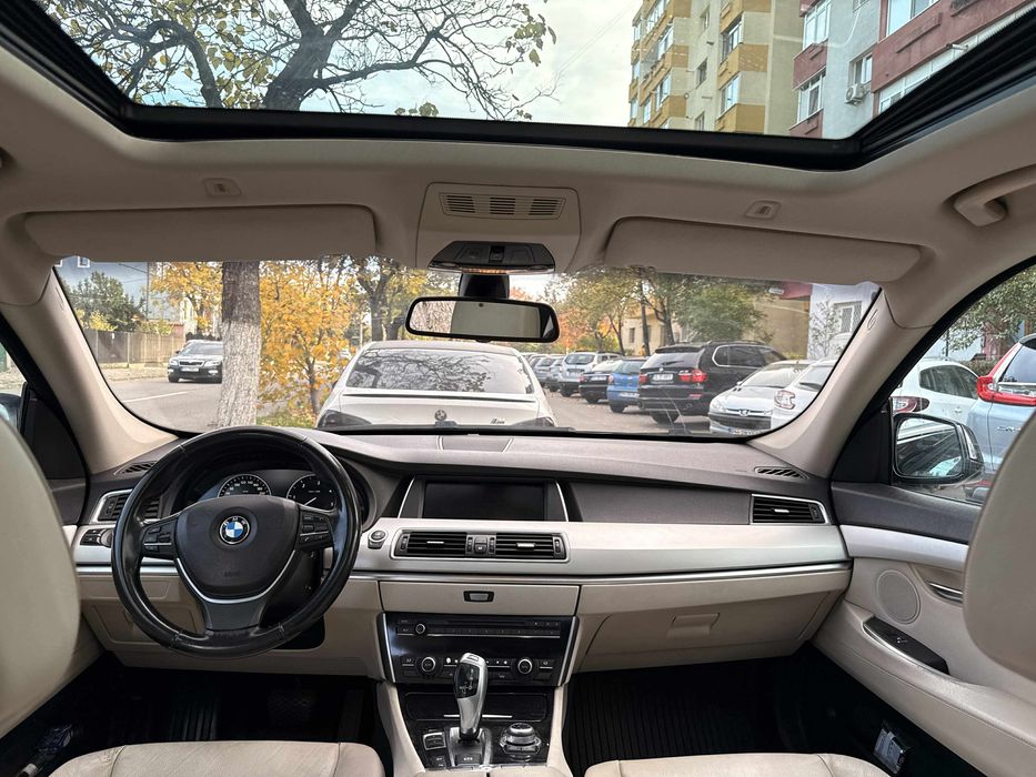 BMW Seria 5 GT 530D F07 X-Drive 2011