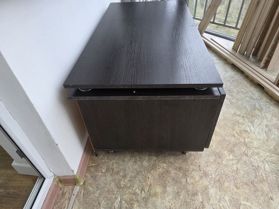 Продаётся б/у тумба под телевизор.