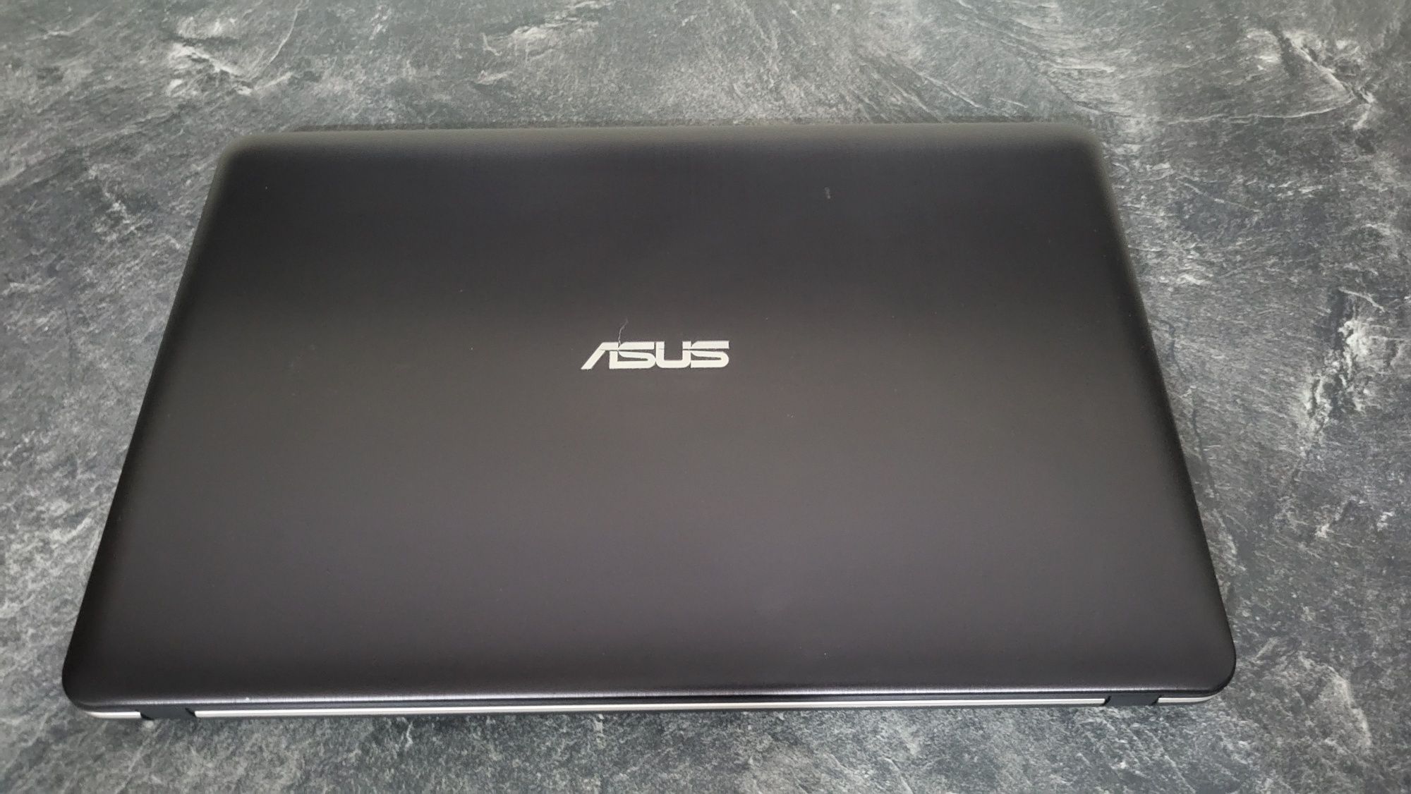 Laptop ASUS A541UV
