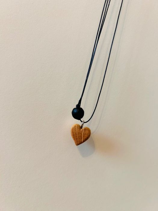 Дървени колиета ръчна изработка от естествено дърво и камъни