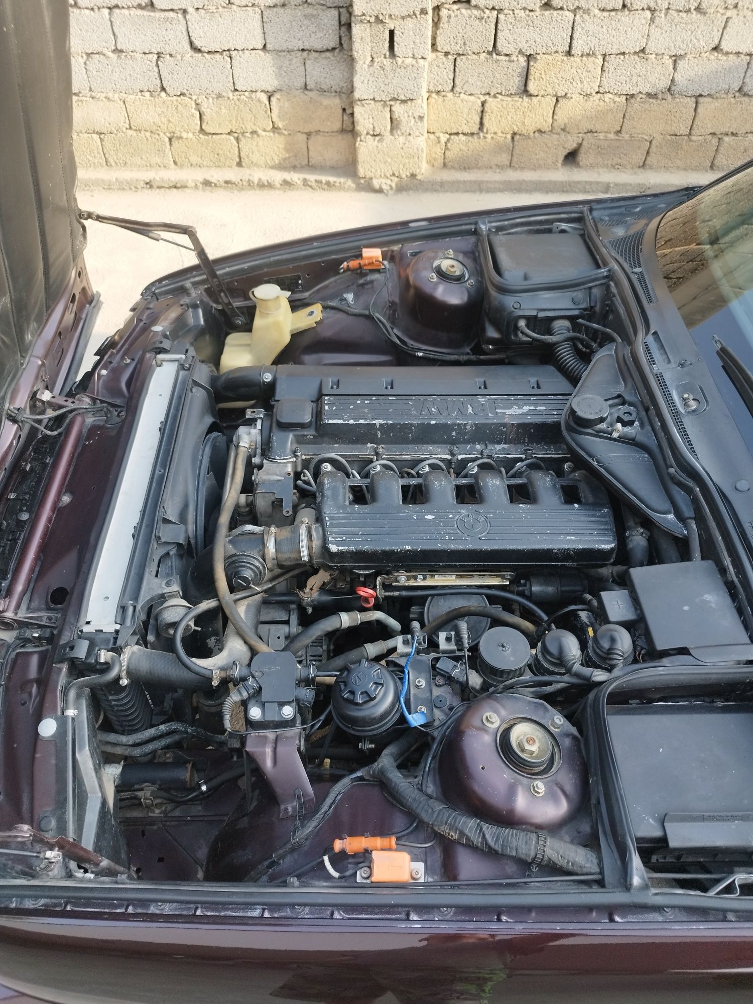 BMW e34 авто в хорошом состаяние