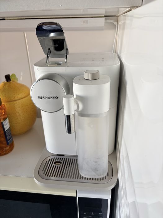 Vand Nespresso Gran Latissima Alb