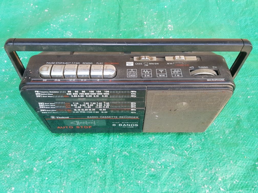 Radio Casetofon portabil marca : Thakral , model mono