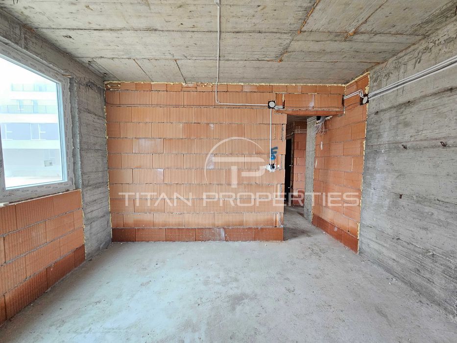 Продава се Тристаен апартамент в Пловдив, Христо Смирненски - 90 кв.м за 1150 €/кв.м - Снимка #1