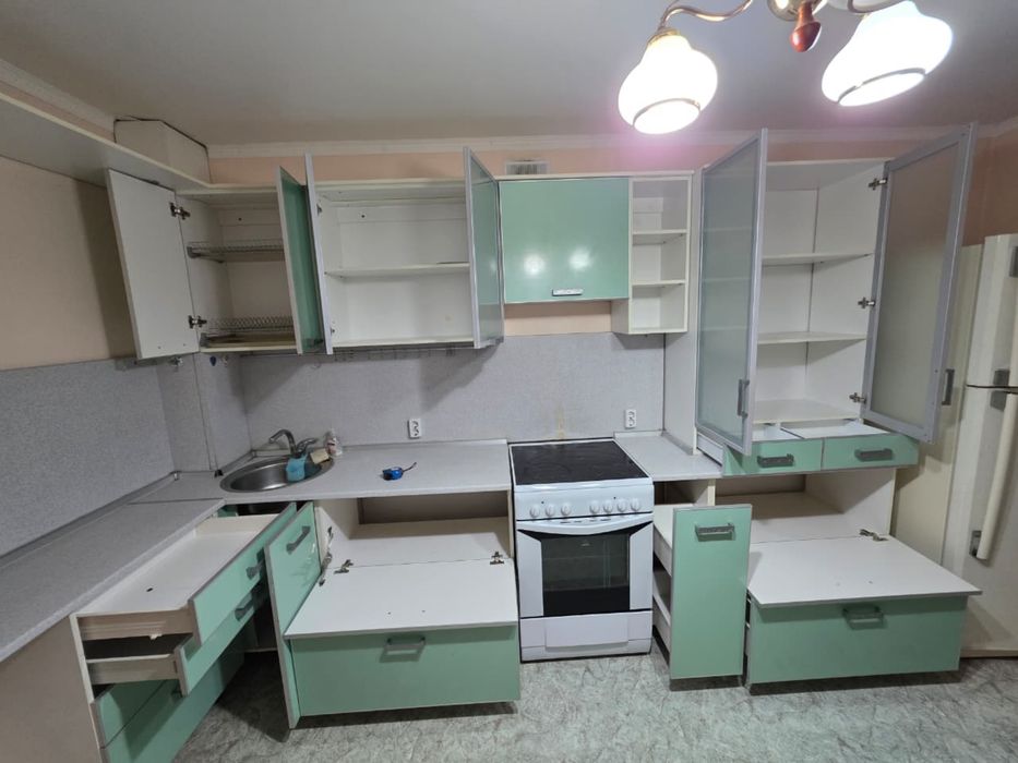 Кухонная в хорошем качестве год в использовании