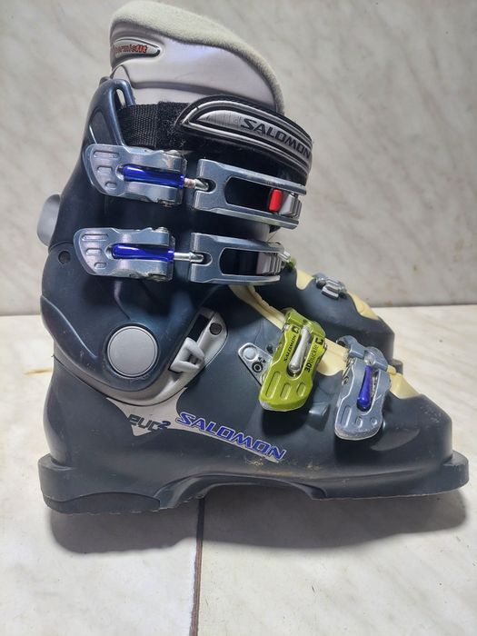 Clapari ski schi Salomon mondo 24 corespunde mărimii 37