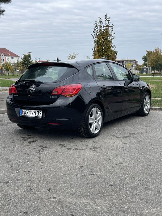 Opel Astra J 1.4 benzina 2011 Euro5