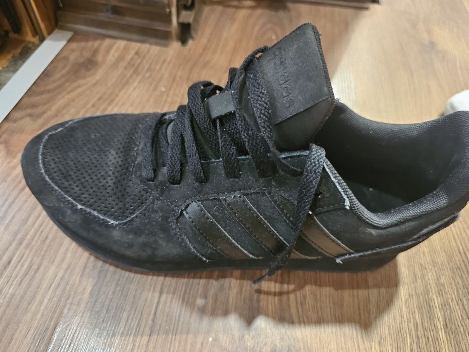 Маратонки велурени Adidas
