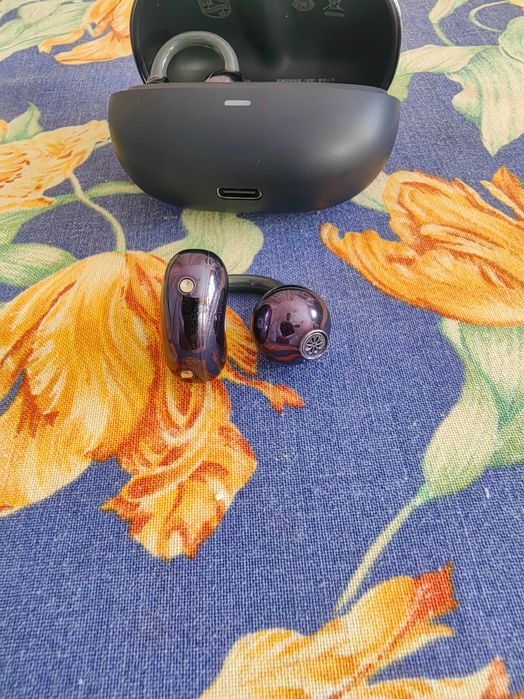 Слушалка за разговор и музика