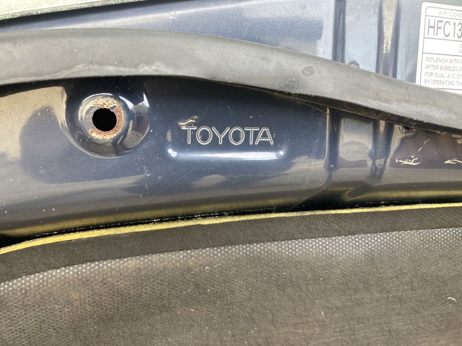 Преден капак за тойота корола версо/Toyota corolla verso 01-03г