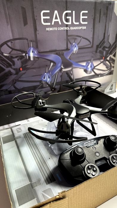 Dron. Дрон. Квадрокоптер игрушка. Без камеры.