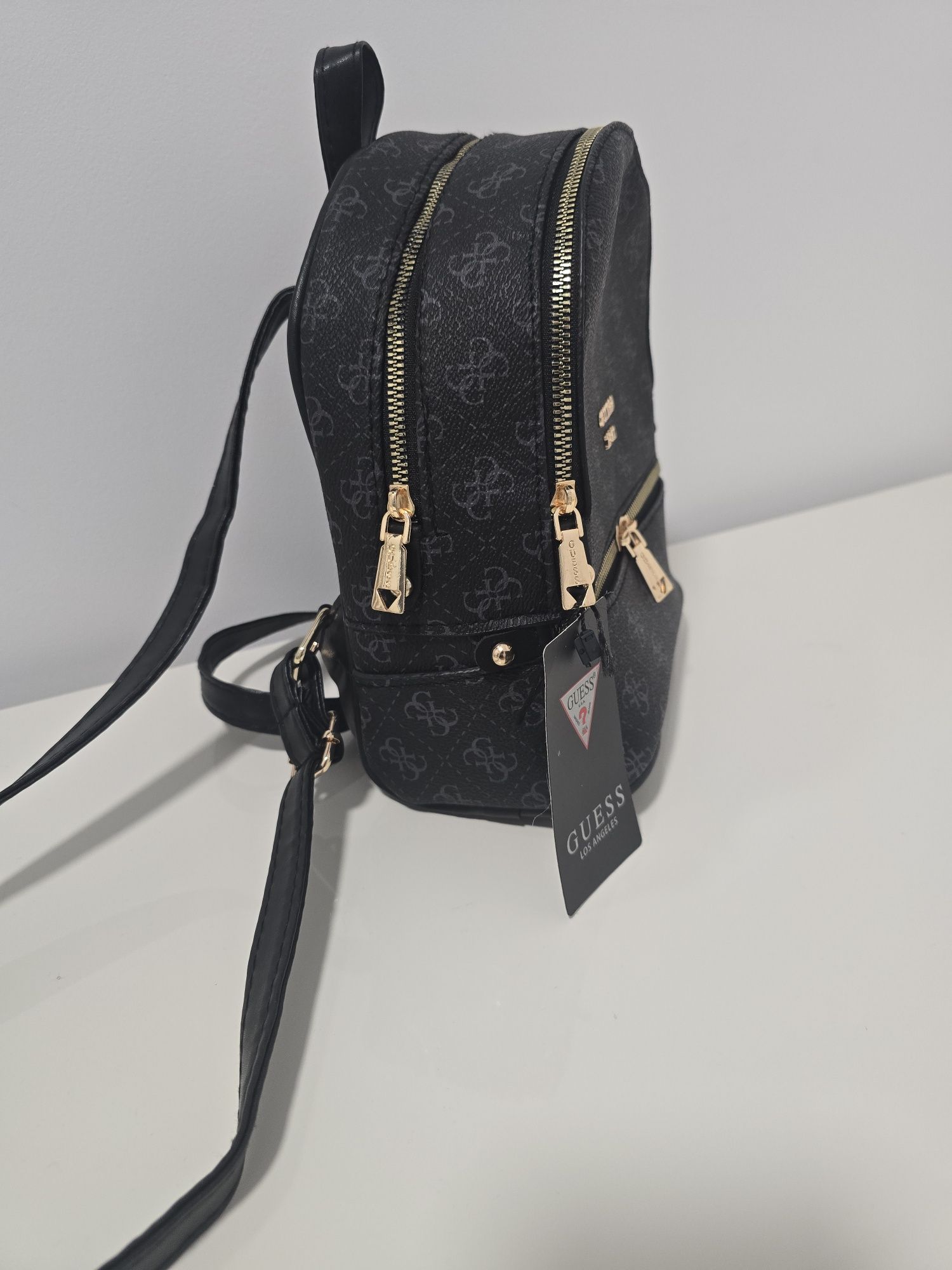 Rucsac nou Guess