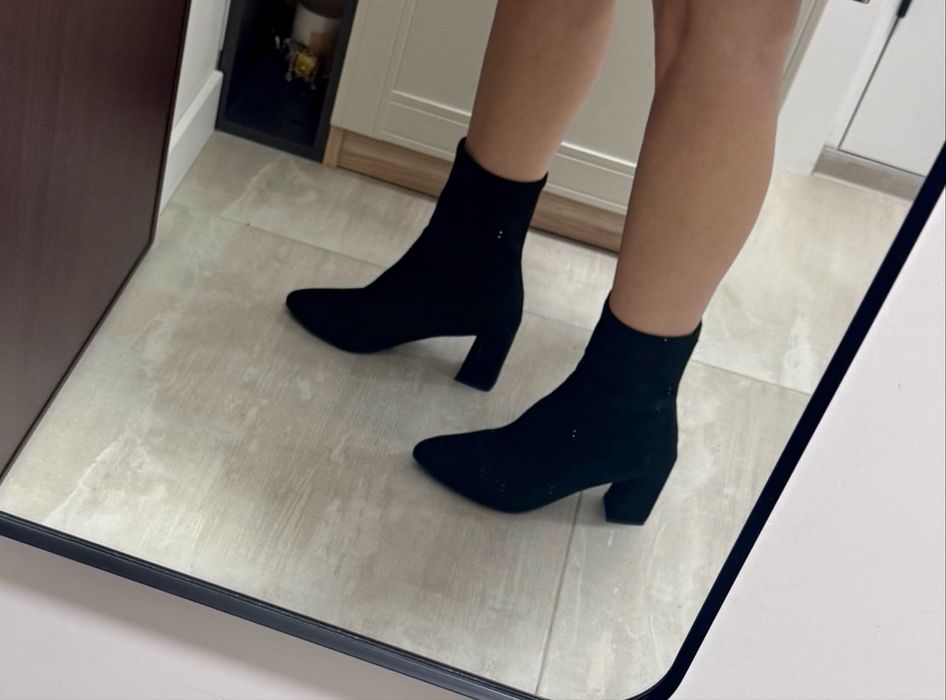 Нови Велурени боти номер 39