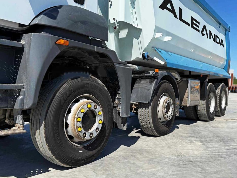 Самосвал Ford 4142D DC