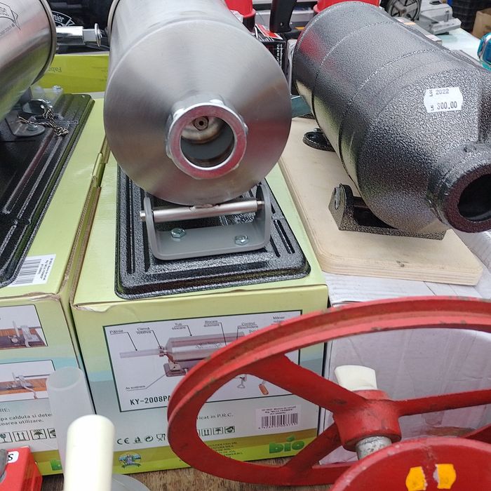 Mașina cârnați (Carnatar) orizontal de 3,4 și 5,5 kg Inox