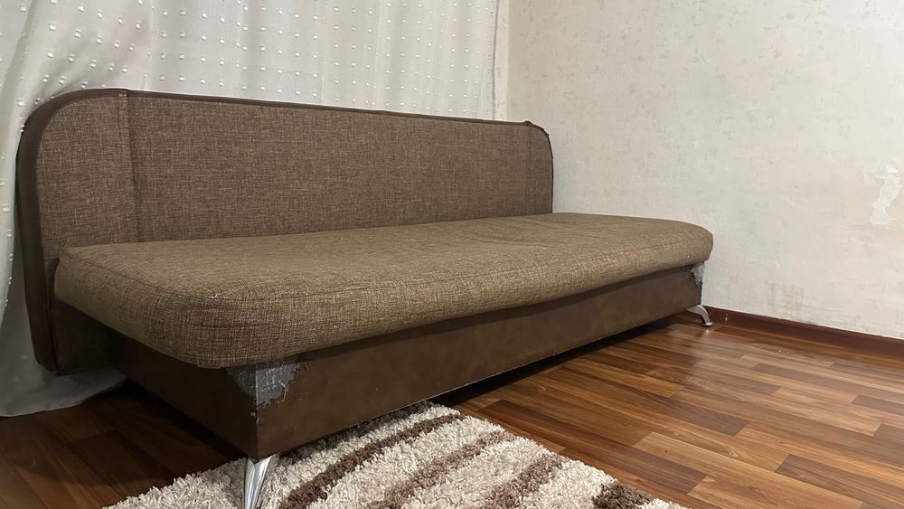 Срочно продам диван