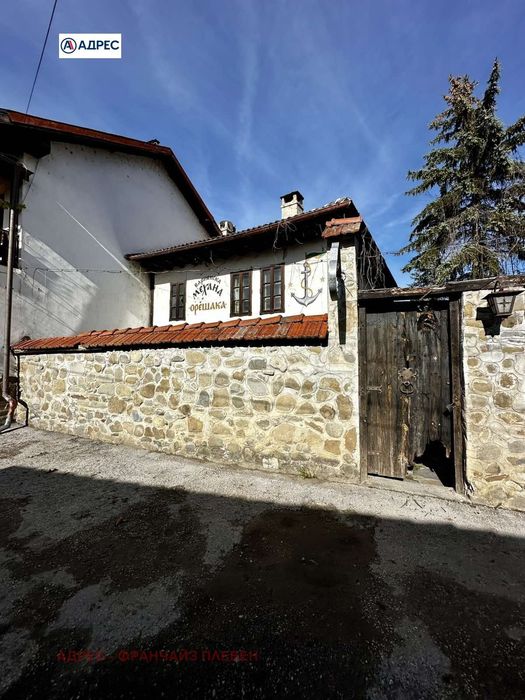 Хотел в Ловеч, област-с.Орешак площ 494 цена 240307