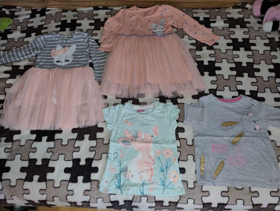 Детски дрешки със зайчета