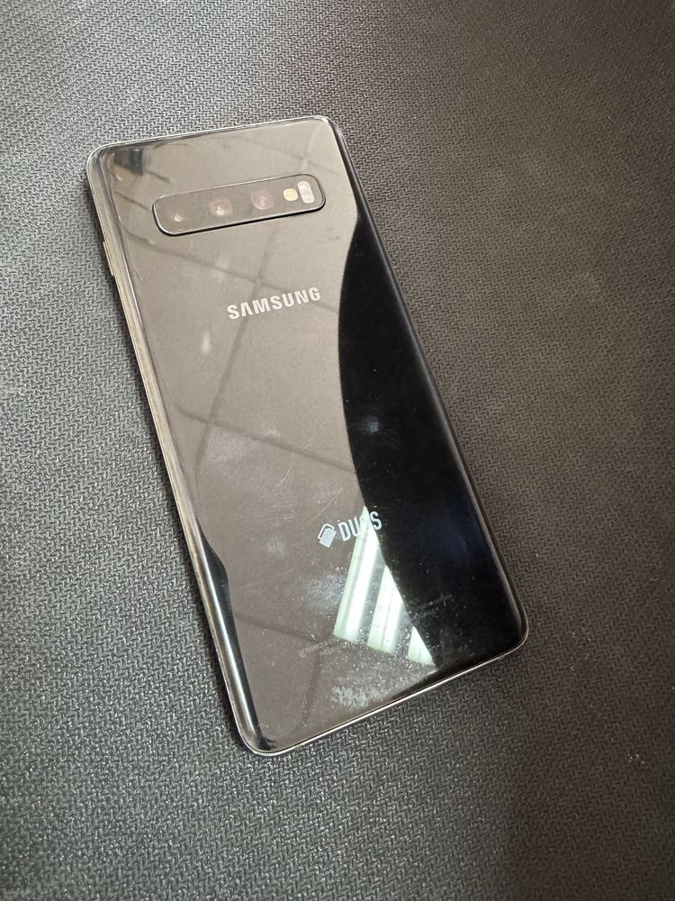 Samsung Galaxy S10 8/128gb - отличен