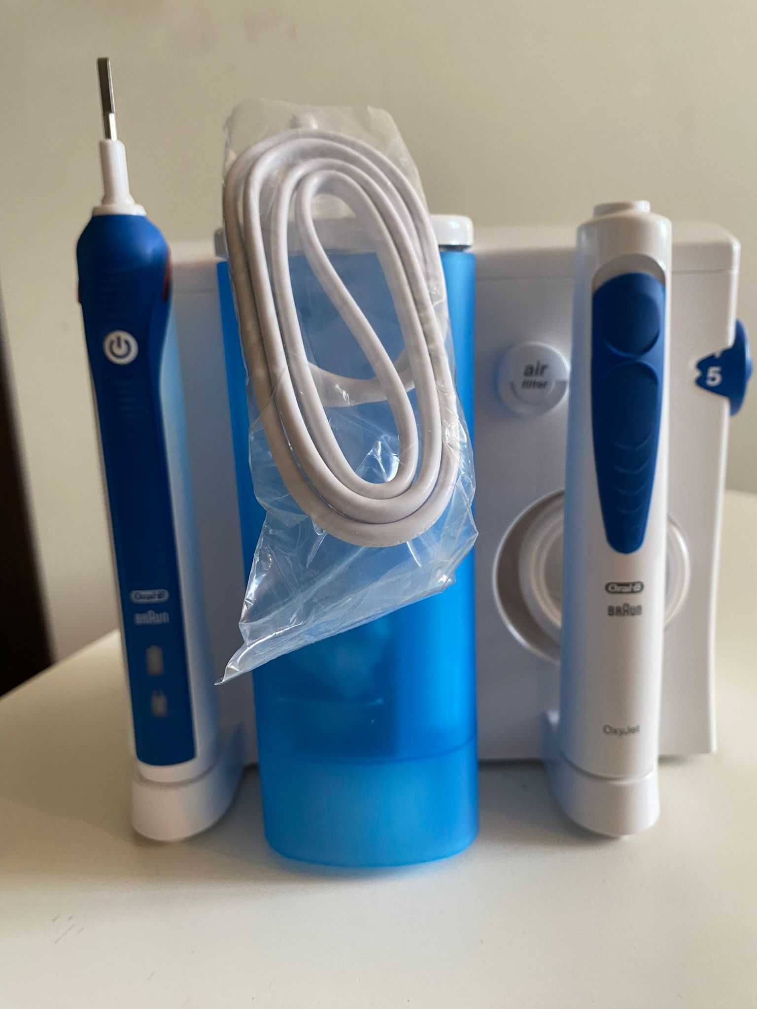 Periuta electrica  Pro 2000 + Irigator bucal Braun Oral-B Oxyjet