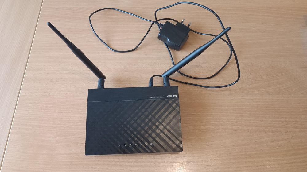 Router wireless Asus RT-N12E 100 mbps