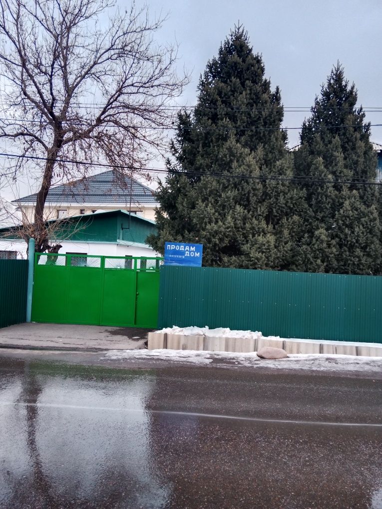 Дом хороший крепкий