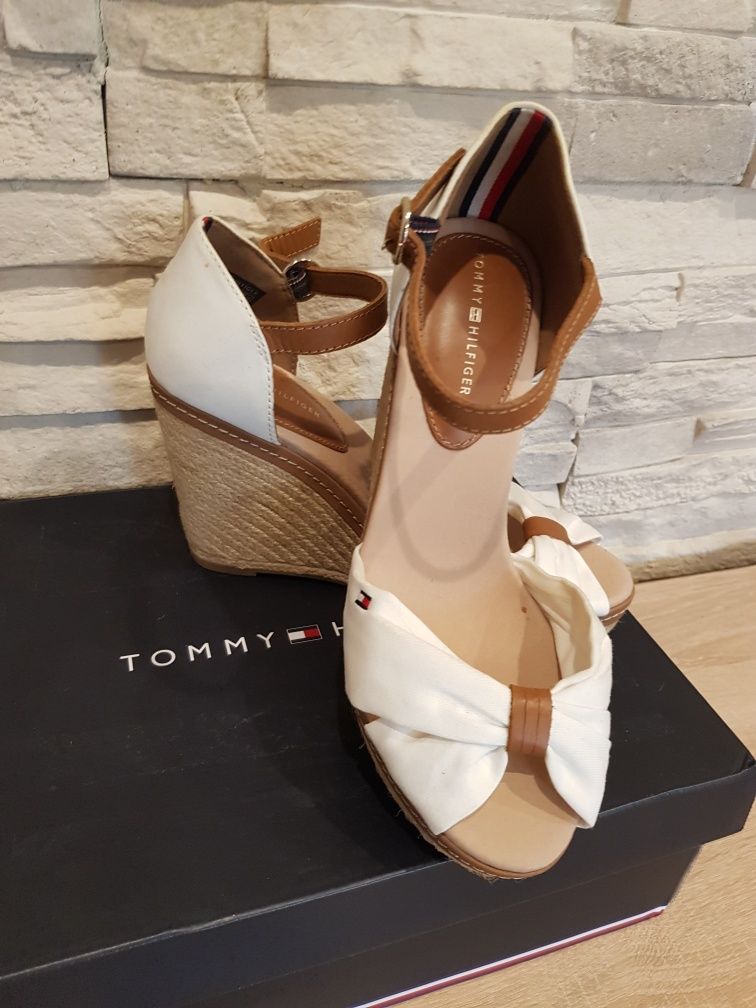 Sandale platformă Tommy Hilfiger 37