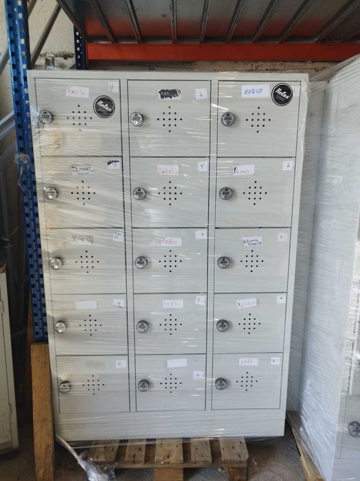 Шкаф за багаж за клиенти 5/10/15 врати