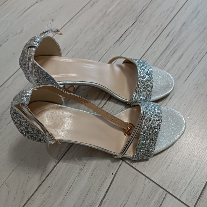 Босоножки женские новые размер 38