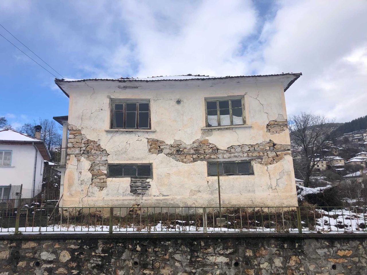 Продава се Къща в с. Беден, Област Смолян - 150 кв.м за 408 €/кв.м - Снимка #1