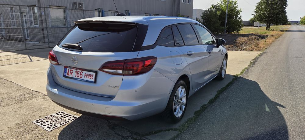 Opel Astra K Tourer Sport+ 1,0 turbo 105 cp, an 2017, dotari de TOP