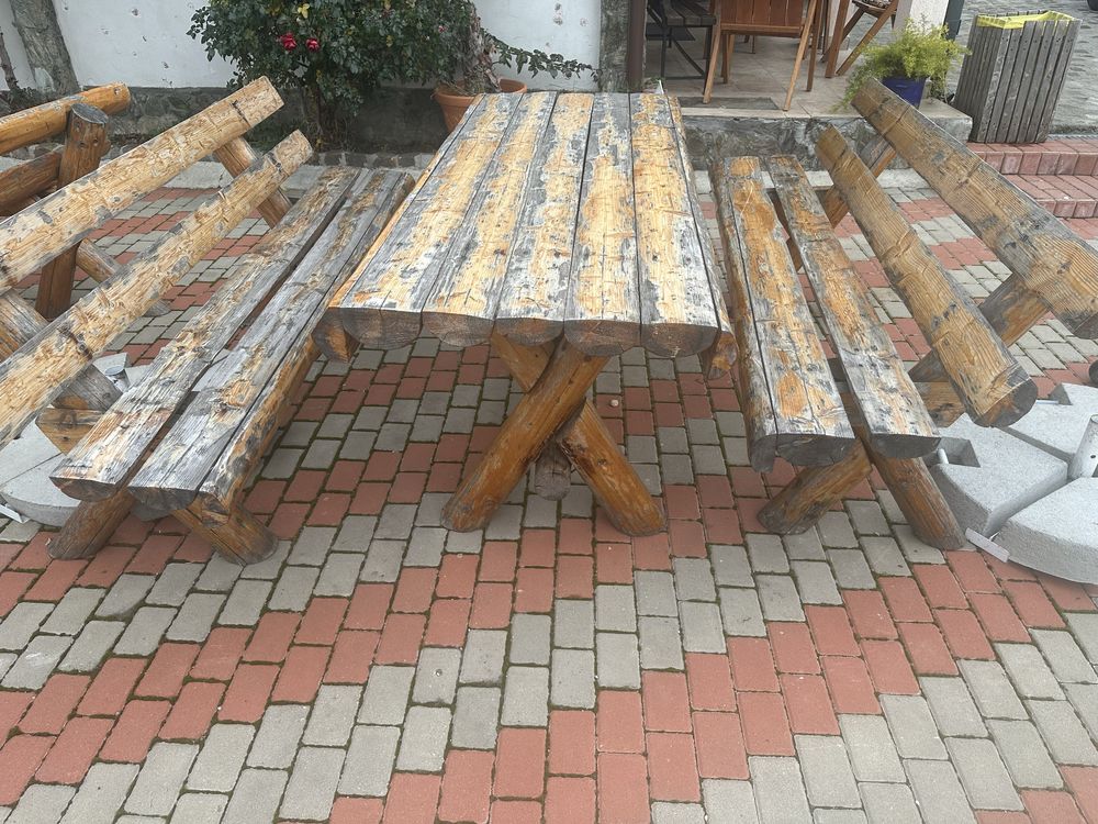 Masa de lemn terasa