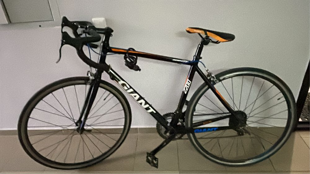 Продаю шоссейный велосипед Giant